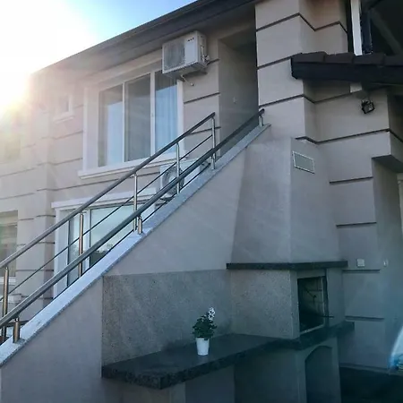 Къща За Гости Харизанови בית הארחה